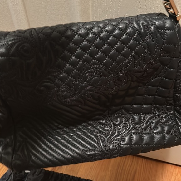 100% Authentic Versace Women’s Handbag in Nappa Ricamo Barocco Black Leather - Picture 11 of 14